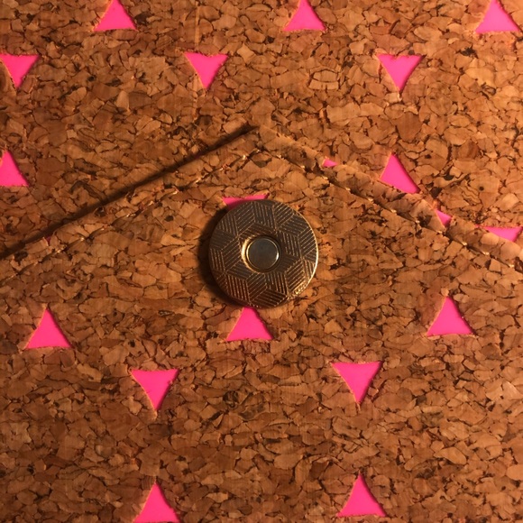 Francesca’s Trixi Cork Pink Envelope Wallet - Picture 12 of 16